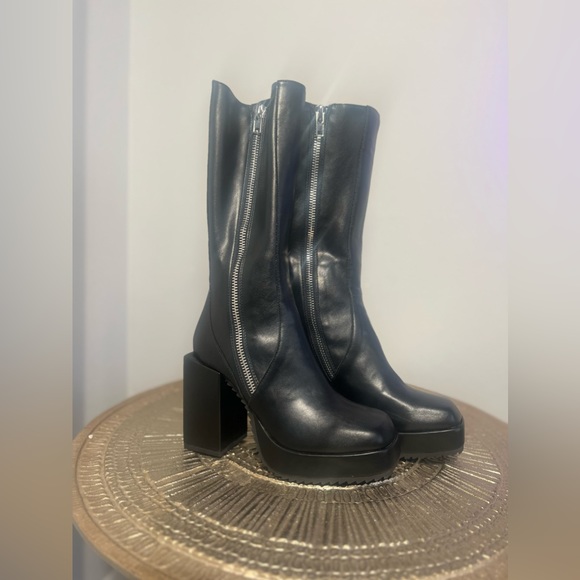 Dolls Kill Shoes - Dolls kill platform boots Thick Chunky Heel Color Black New Without Tags Size 9